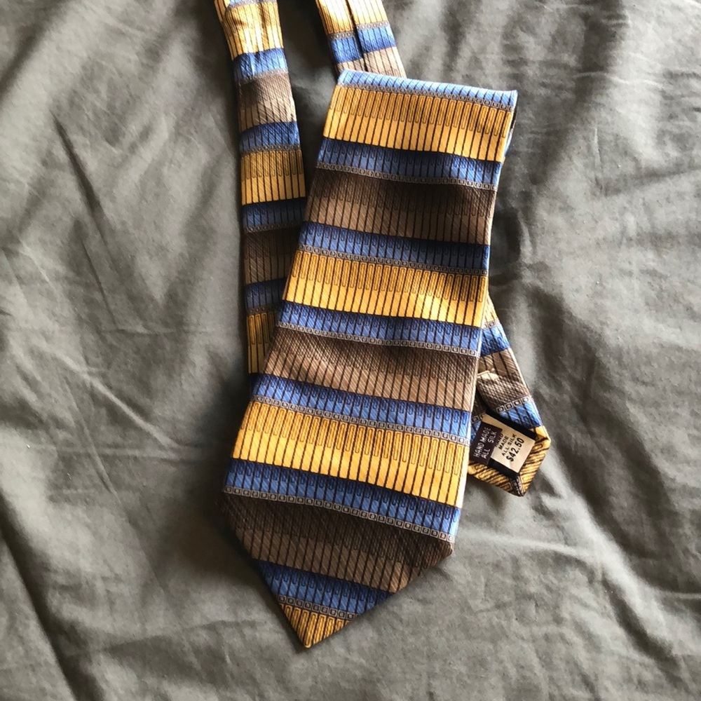 Silk tie